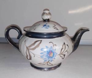 lot 4952 image: Hand painted Teapot Made in Bavaria