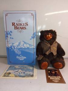 lot 4964 image: Original Raikes Bears - Sebastian 1985