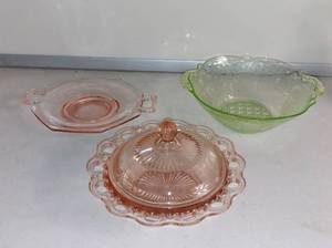 lot 4974 image: Lot of Pink and Green Depression Glass