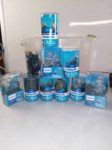 lot 4987 image: Amazing Lot Of 10 Assorted Battery Operated Lights