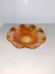 lot 4993 image: Nice Piece Of Marigold Glass Fruit Bowl