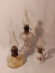 lot 5992 image: Lot of 3 Various Sized Glass Oil Lamps