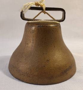 lot 5998 image: Small Iron Bell