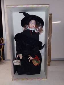 lot 6975 image: Faith Wick Wicket Witch From Effanbee In Box