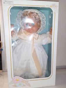 lot 6990 image: House Of Lloyderson Doll In Box In Great Shape