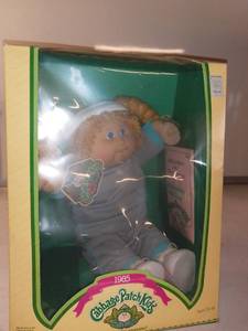lot 6993 image: Vintage Cabbage Patch Kids Doll In Box In Excellent Condition