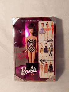 lot 7994 image: 1994 35th Anniversary Reproduction 1959 Ponytail Brunette Barbie Doll