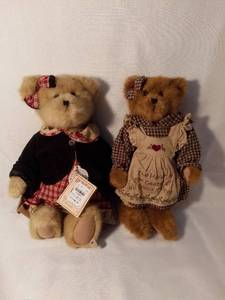 lot 9902 image: Lot of 2 Boyds Bears The Head Bean Collection Both with Original Tags