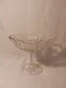 lot 9912 image: Crystal Etched Candy Dish
