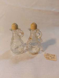 lot 9928 image: Vinegar and Oil Small Glass Holders