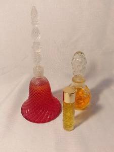 lot 9953 image: Lot of 3 Glass Perfume Bottles Timeless Avon