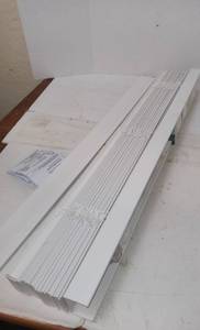 lot 7 image: VEVOLOR FAUX WOOD WINDOW BLIND, WHITE, 34 12 x 64