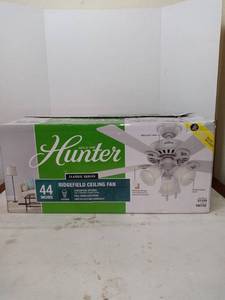 lot 10 image: Hunter Ridgefield 44 In. Indoor White Ceiling Fan With Led Lights 51109