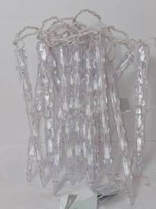 lot 16 image: 20 Ge Color Choice Led Warm White Or Multi-color Ice Crystal Icicle Lights