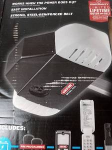 lot 35 image: Genie Stealth 750 Garage door opener 1 14 HPc DC Motor