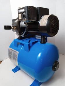 lot 135 image: Everbilt JetTank Combo Pump 6gallon 12 horsepower