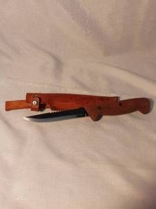 lot 1470 image: Swedish Stainless Steel Fishing Knife Made in Sweden with Leather Case