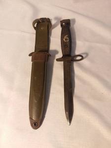 lot 1471 image: Vintage Bayonet US M7 Conetta US M8A1 Fighting Knife