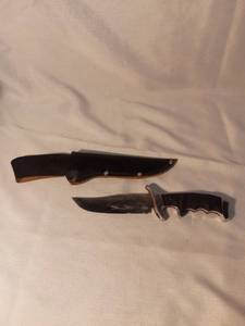 lot 1475 image: Stainless Steel Knife with Handle Fitted to Hand and Leather Sheath Made in Pakistan