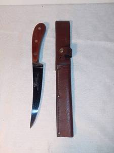 lot 1486 image: Special 420 Stainless Steel D Bone Made in Japan Curved Knife with Leather Sheath