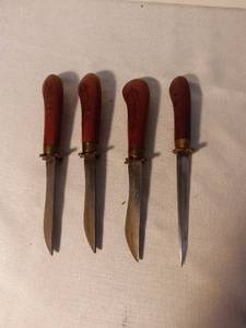 lot 1488 image: Lot of 4 Indian Carving Knives Wooden Handle with Carved Design