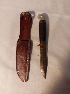 lot 1490 image: Western Knife Company CampingHunting Knife Made in the USA in Boulder Colorado with Leather Sheath