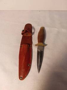lot 1491 image: Stainless Steel Small Pakistani Dagger with Leather Sheath