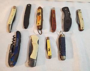 lot 1494 image: Lot of 10 Various Types of Pocket Knives with Single Corkscrew