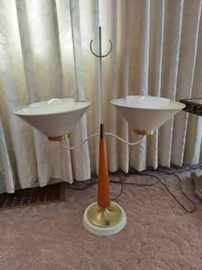 lot 6005 image: Mid-century Table Lamp