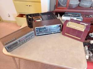 lot 6009 image: Assorted Old Radios - Philco is Missing Latches to Keep Back Closed