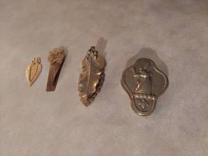 lot 6020 image: 2 Brass Recipe Holders and 2 Page Holders