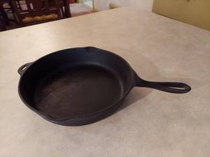 lot 6023 image: Wagner Ware Cast Iron Skillet