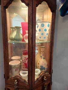 lot 6025 image: Contents of Curio Cabinet - Vases