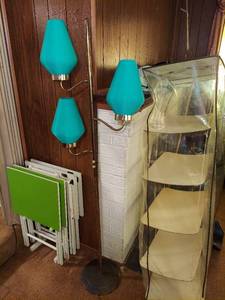 lot 6030 image: Mid-century Floor Lamp with Teal Beehive Shades