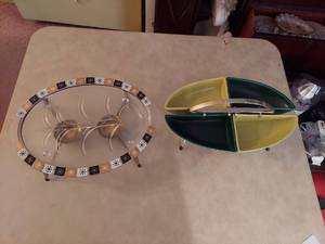 lot 6033 image: 2 Mid-century Serving Dishes