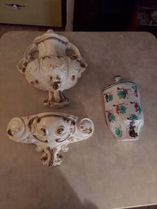 lot 6034 image: 2 Wall Hanging Decor