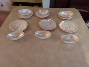 lot 6040 image: Snack Set - Believe it is Mother of Pearl