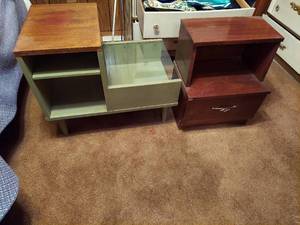 lot 6077 image: 2 Night Stands