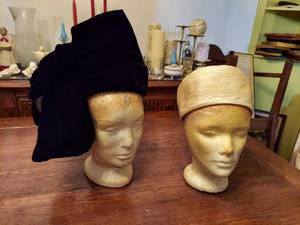 lot 6087 image: 2 Vintage Hats