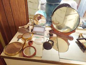 lot 6262 image: Assorted Vanity Mirrors