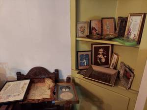 lot 6307 image: Assorted Pictures