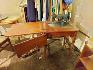 lot 6311 image: Kenmore Sewing Machine in Cabinet