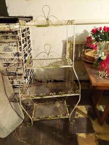 lot 6319 image: Metal Shelf Unit