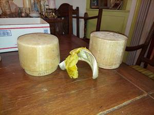 lot 6340 image: 2 Hat Forms and Vintage Hat