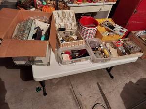 lot 6348 image: Assorted Sewing Accessories