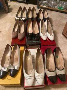 lot 6090 image: 9 pairs Italian Salvatore Ferragamo pumps different sizes
