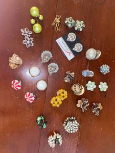lot 6099 image: approx 15 pairs clip on earrings