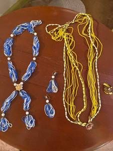 lot 6118 image: 2 necklace with earrings sets