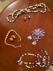 lot 6123 image: 4 necklace with earrings sets