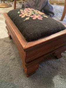 lot 6156 image: foot stool